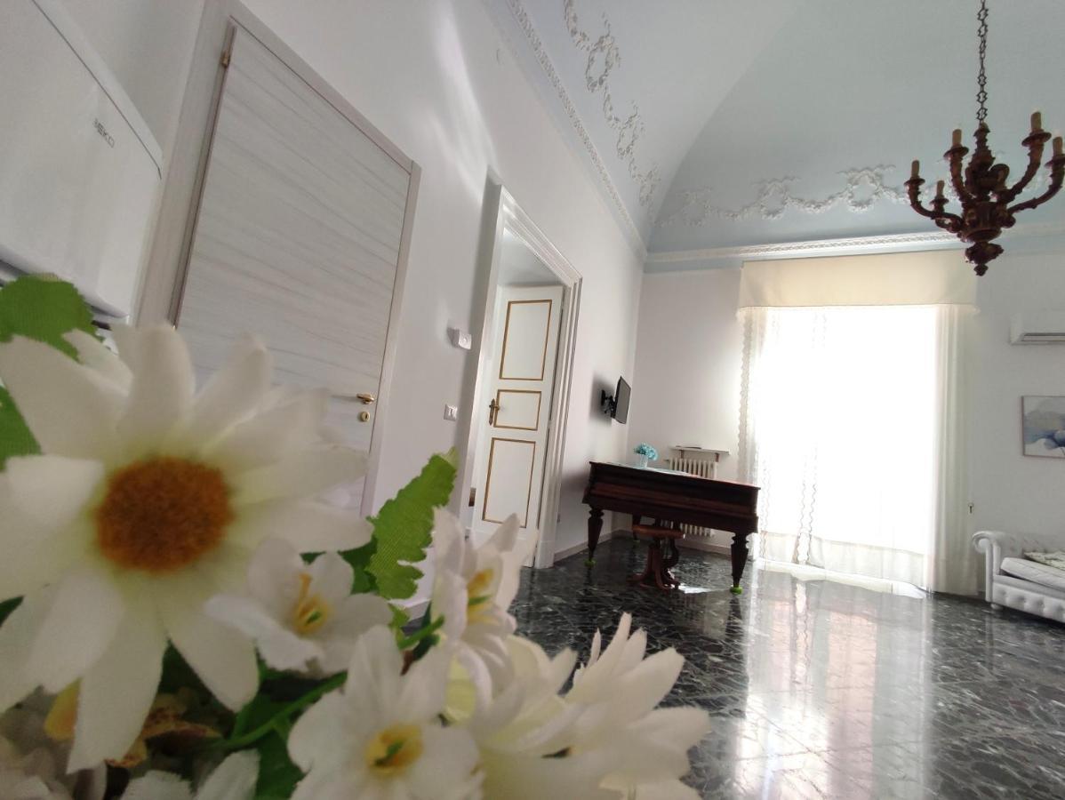 Dimora Della Marchesa - Al Duomo Apartment Manfredonia Luaran gambar