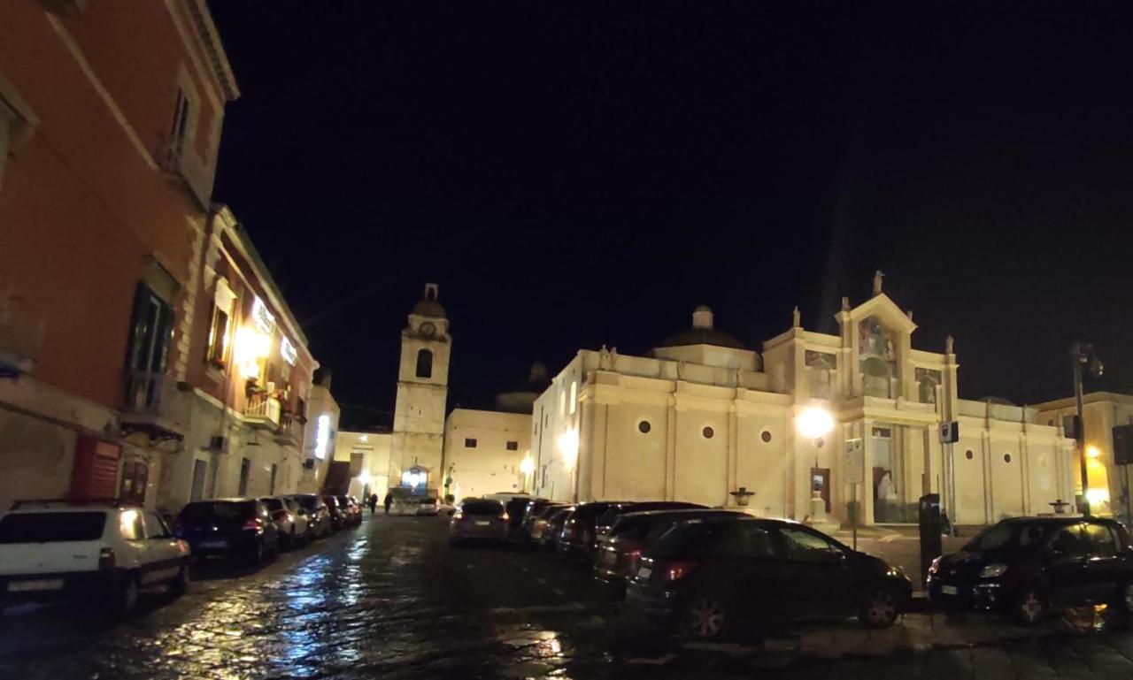 Dimora Della Marchesa - Al Duomo Apartment Manfredonia Luaran gambar