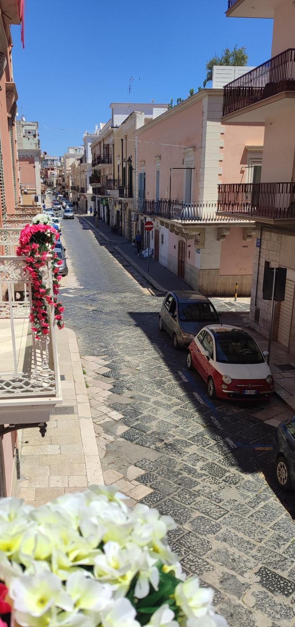 Dimora Della Marchesa - Al Duomo Apartment Manfredonia Luaran gambar